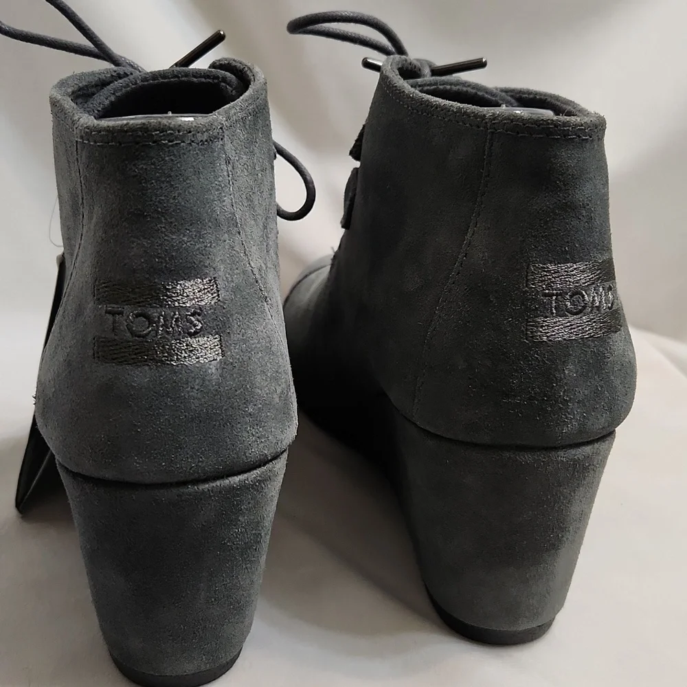 TOMS Kala Forged Iron Grey Suede Wedged Lace-up Ankle Boots Booties (w size 11)